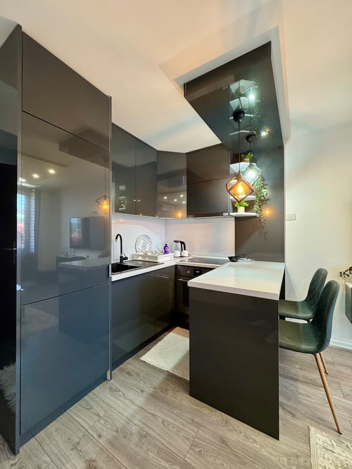 Modern apartment in Old town by Cable car