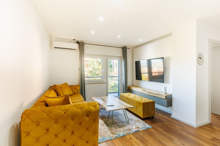 Modern & New Apartment w/free parking in Sarajevo