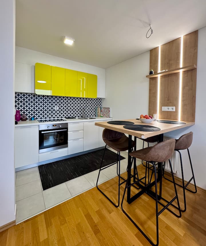 Cozy & Modern apartment w/free Parking